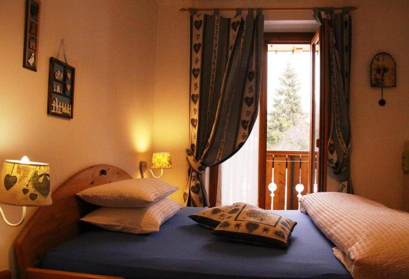 バルコニー付きデラックスルーム, Garni Biancaneve Ruffrè Mendola