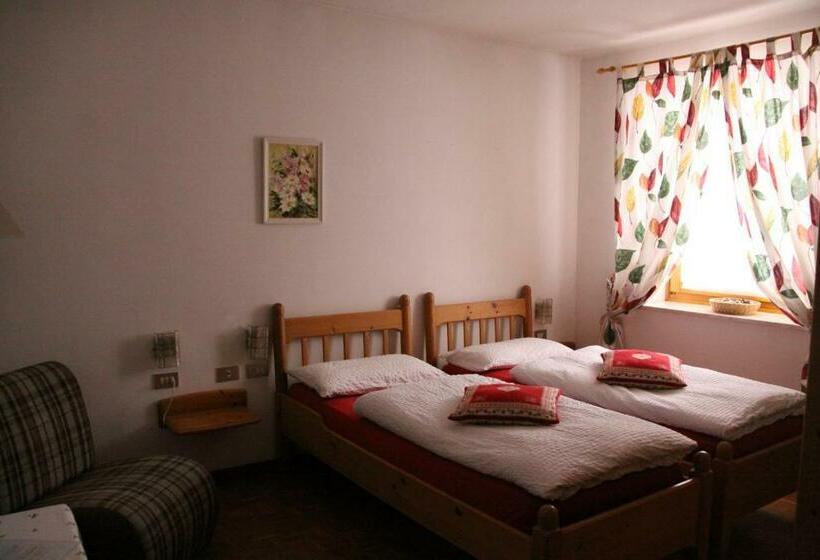 スタンダードルーム, Garni Biancaneve Ruffrè Mendola