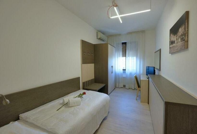 غرفة قياسية فردية, Gelmini