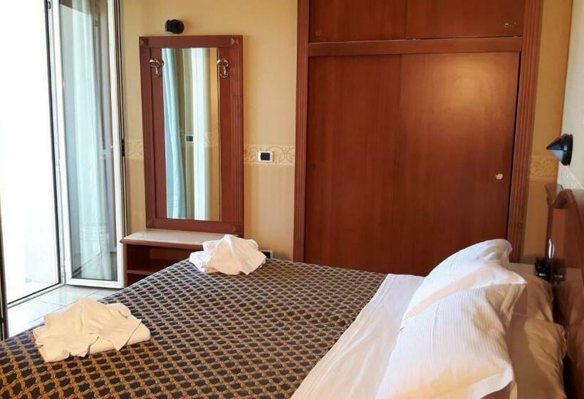 اتاق استاندارد, Grifone