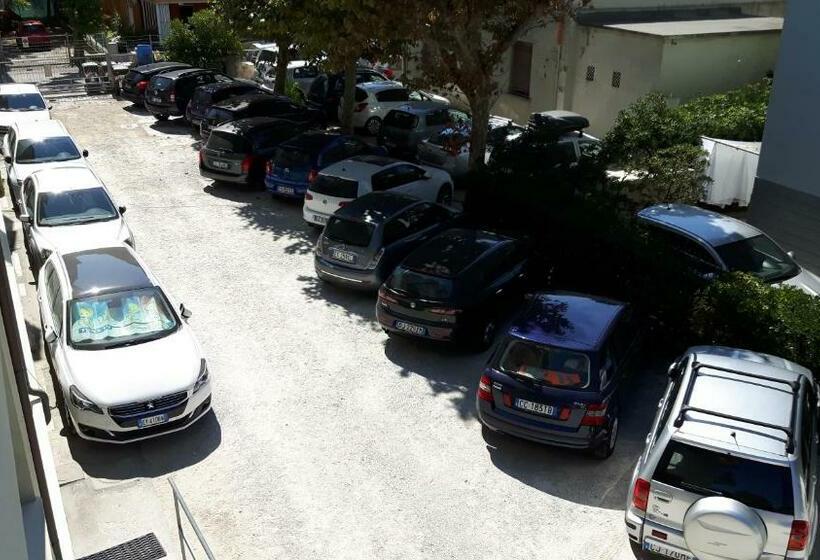 اتاق استاندارد, Grifone