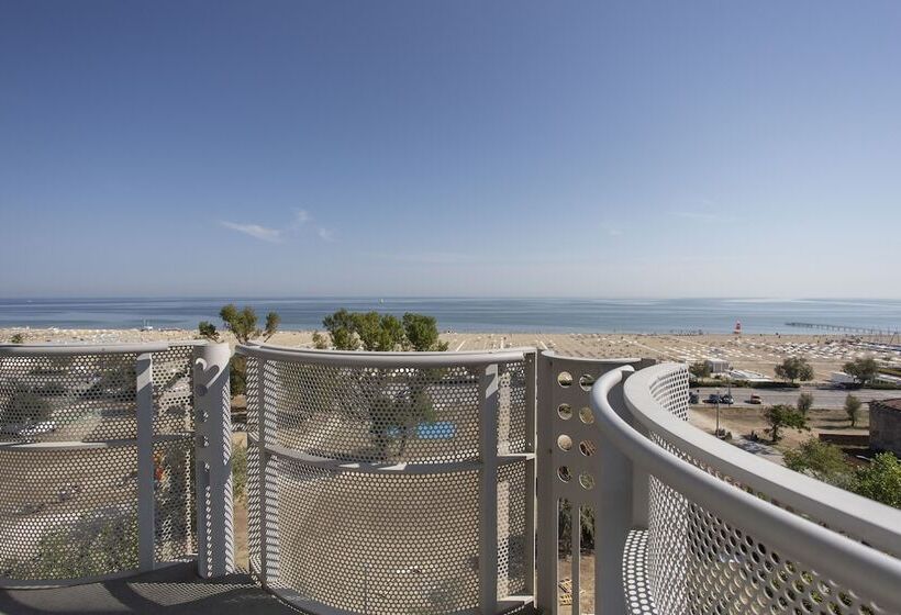 اتاق استاندارد چهار تخته, Grifone