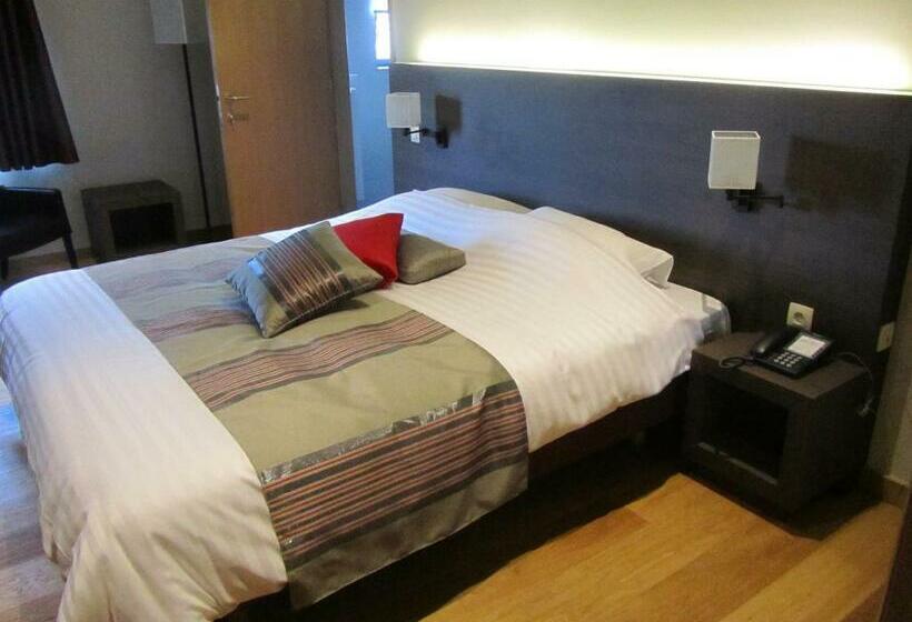 Pokój Deluxe, Klein Nederlo