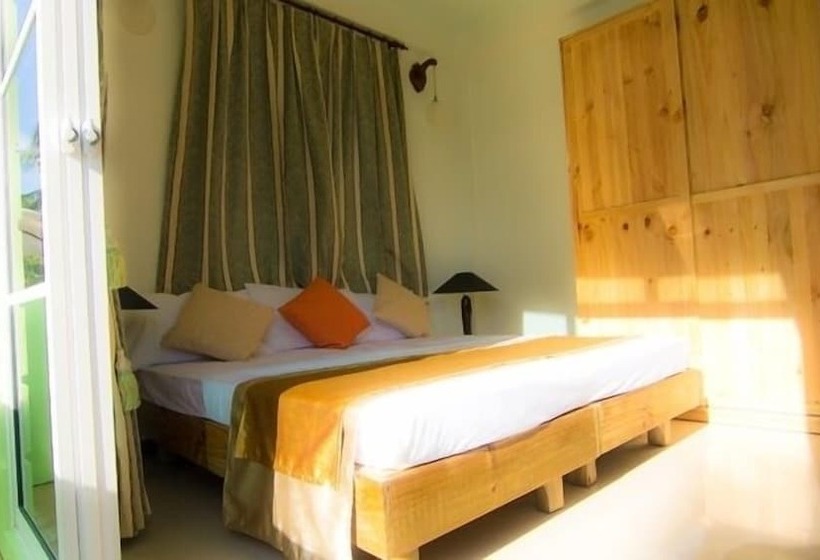 اتاق لوکس با چشم‌انداز دریا, Leisure Boutique