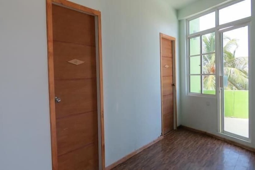 اتاق لوکس با چشم‌انداز دریا, Leisure Boutique