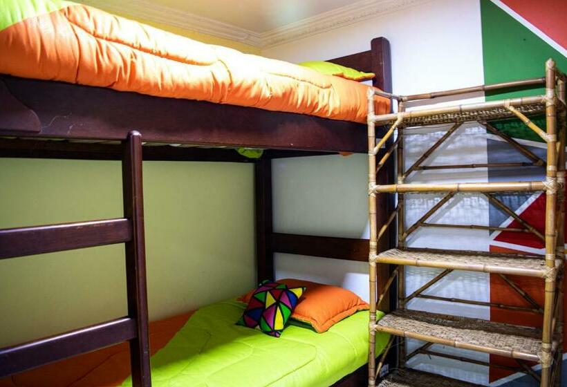 Кровать в Общей Комнате, Onde Pepe Hostel