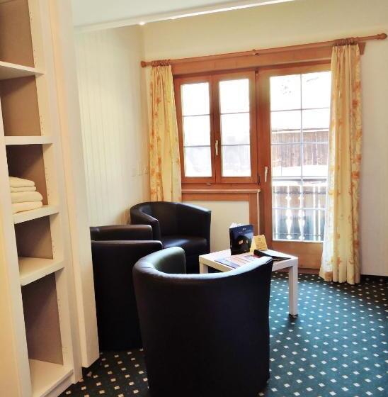 Deluxe 4 Pers. Værelse, Posta