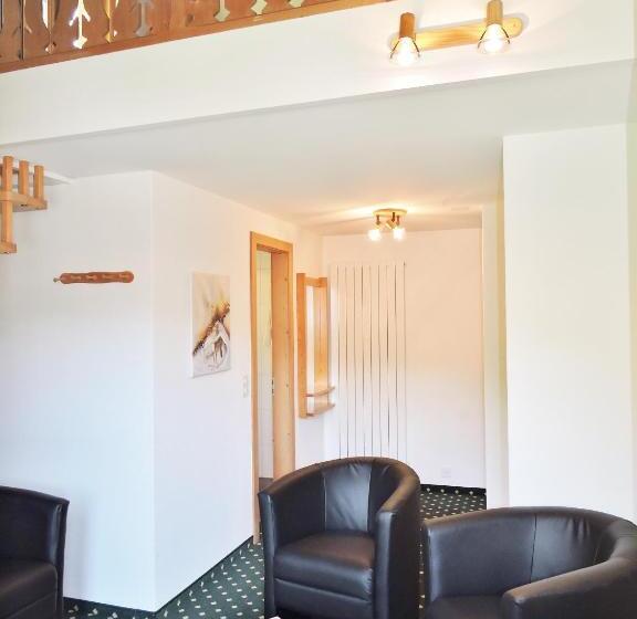 Deluxe 4 Pers. Værelse, Posta