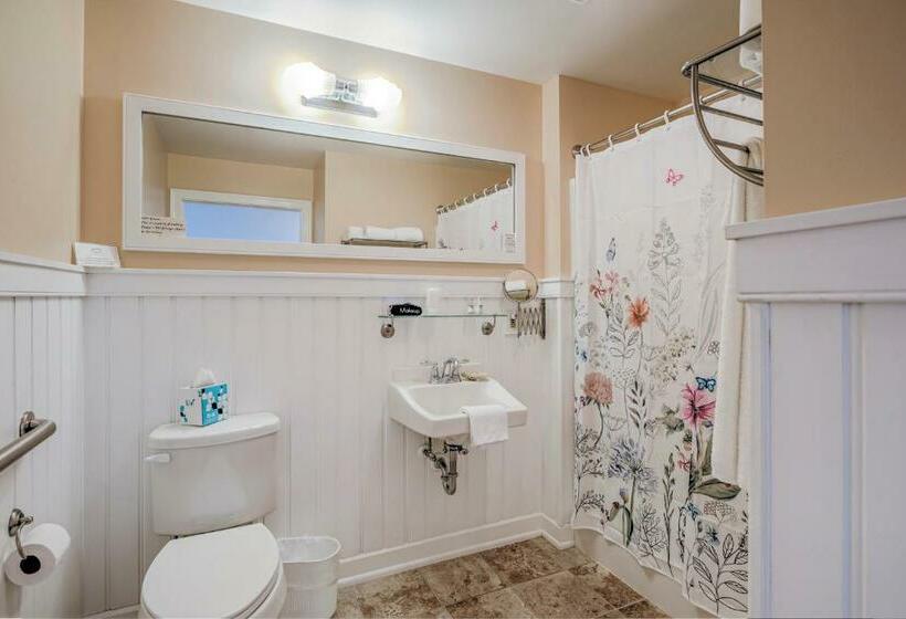 Triple Room Sea View, Wades Point Inn On The Bay