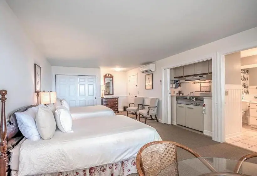 Perhehuone, Wades Point Inn On The Bay