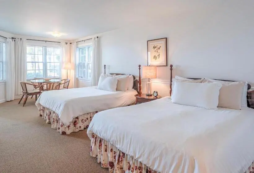 Perhehuone, Wades Point Inn On The Bay