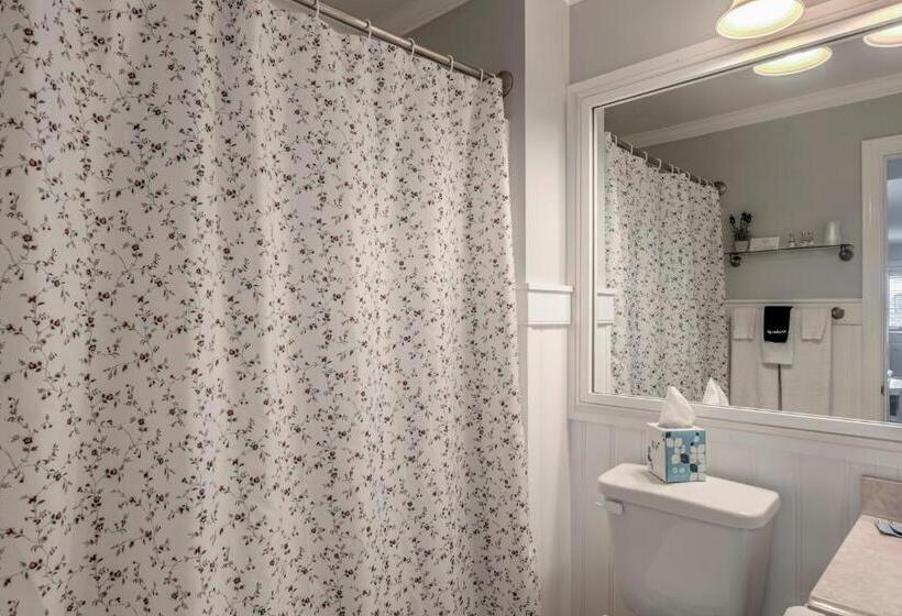 景色の見えるスタンダード４人部屋, Wades Point Inn On The Bay