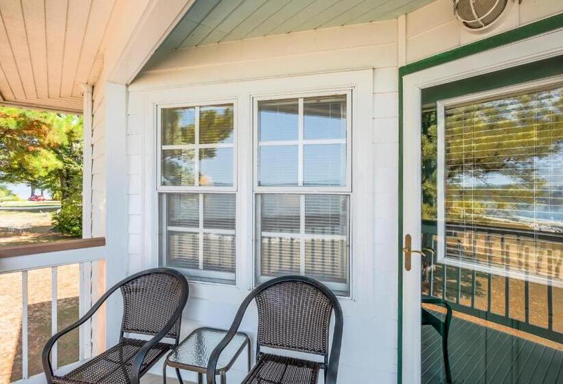 オーシャンビュースタンダードルームバルコニー付き, Wades Point Inn On The Bay