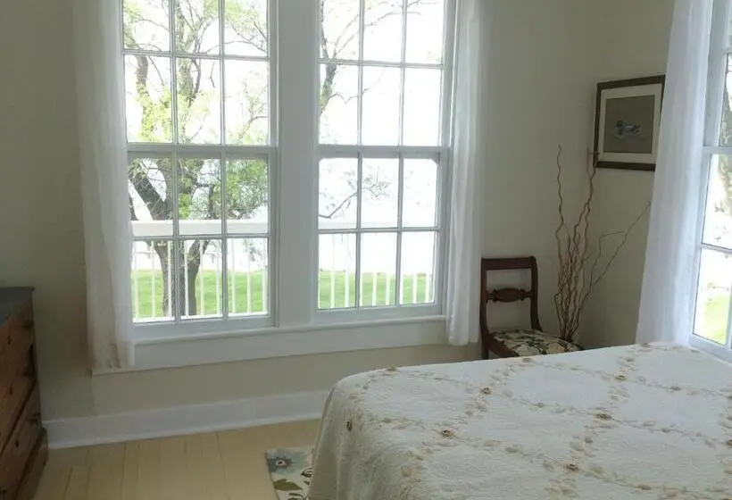 Standard-huone Parveke, Wades Point Inn On The Bay