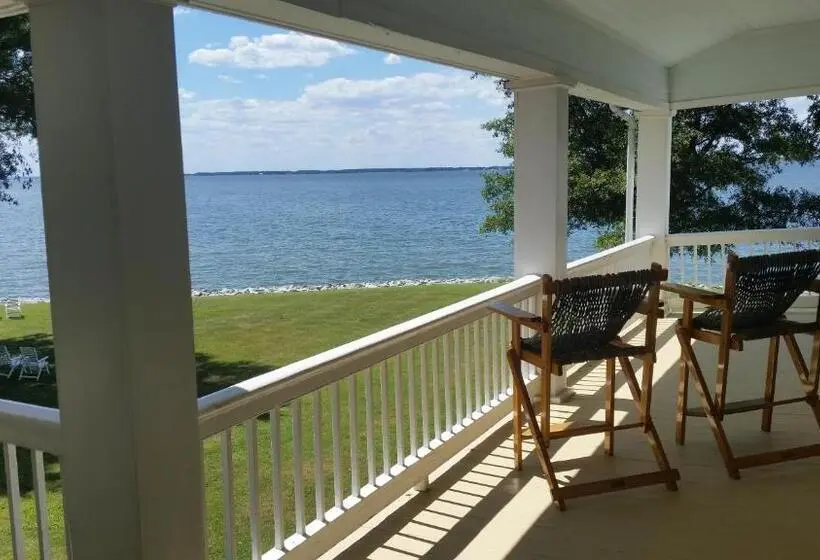 Economy-huone, Wades Point Inn On The Bay