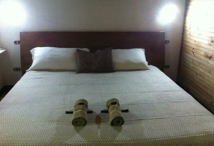 Standard Kolmen Hengen Huone, Quinta Esencia