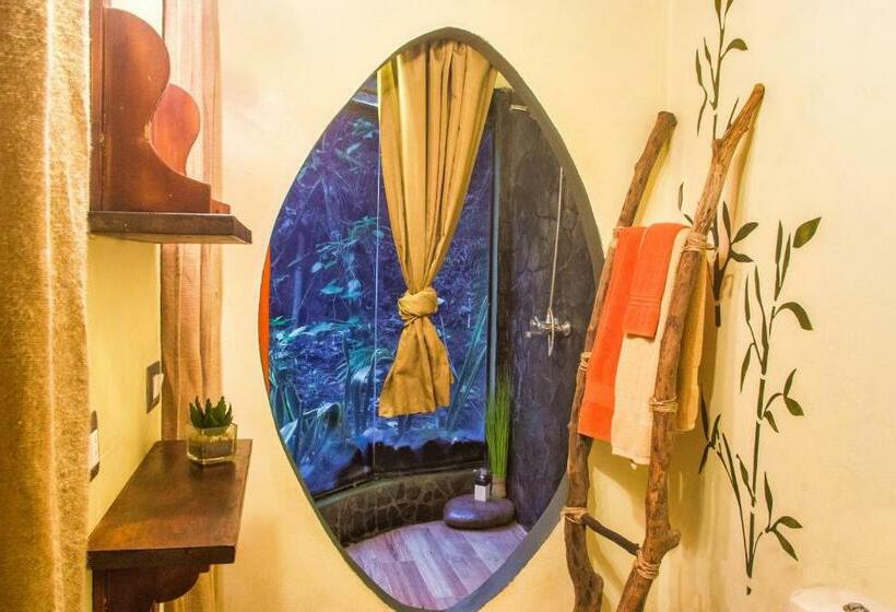 جناح, Canaima Chill House