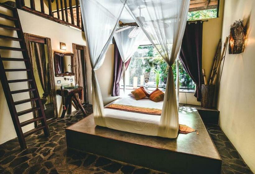 جناح, Canaima Chill House