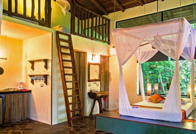 جناح, Canaima Chill House