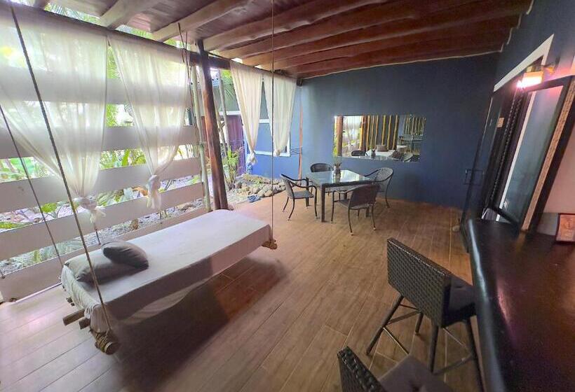 جناح, Canaima Chill House