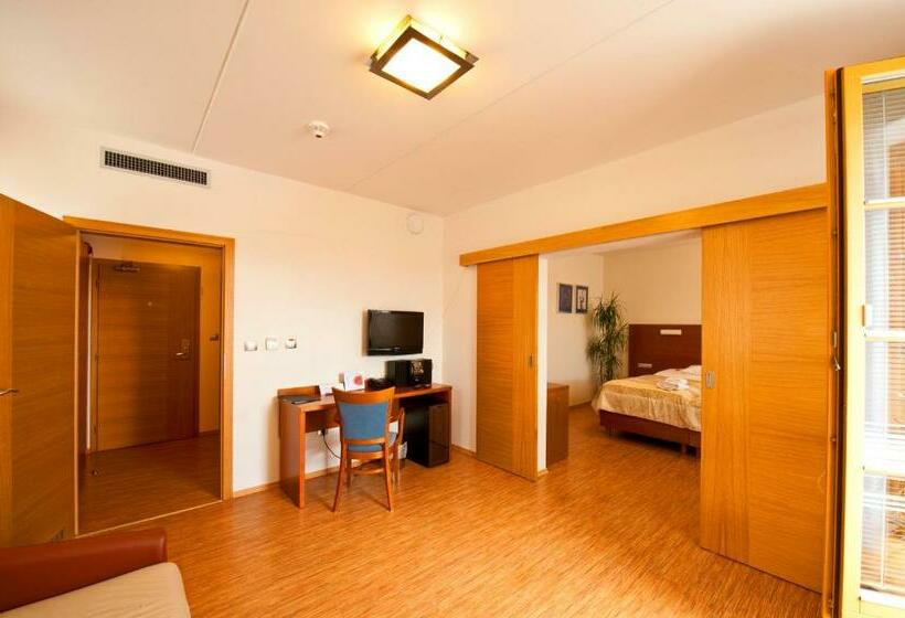 סוויטה, Celnice