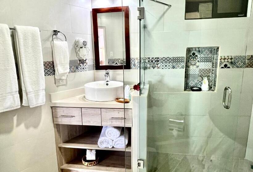 Люкс Deluxe Кровать Кинг, Ecotica Boutique