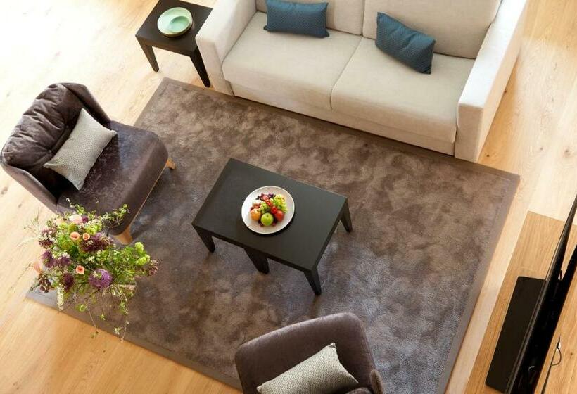 סוויטה, Gasthof Zufriedenheit