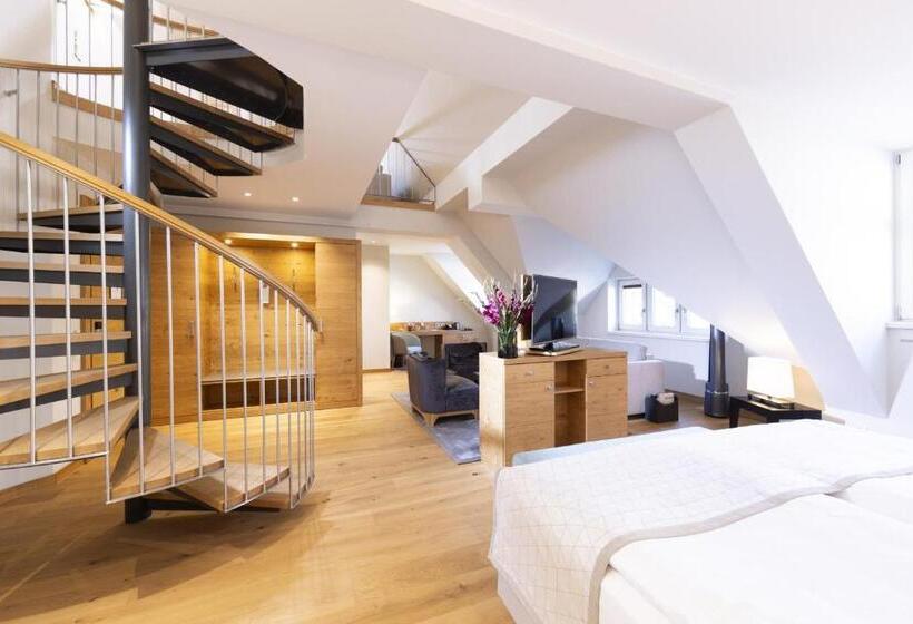 סוויטה, Gasthof Zufriedenheit