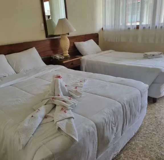 Standard Kolmen Hengen Huone, La Siesta