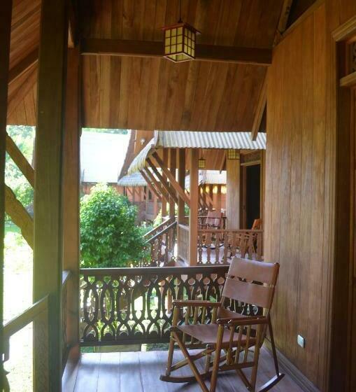 オーシャンビューデラックスルームバルコニー付き, Lanna Ban