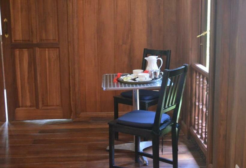 オーシャンビューデラックスルームバルコニー付き, Lanna Ban