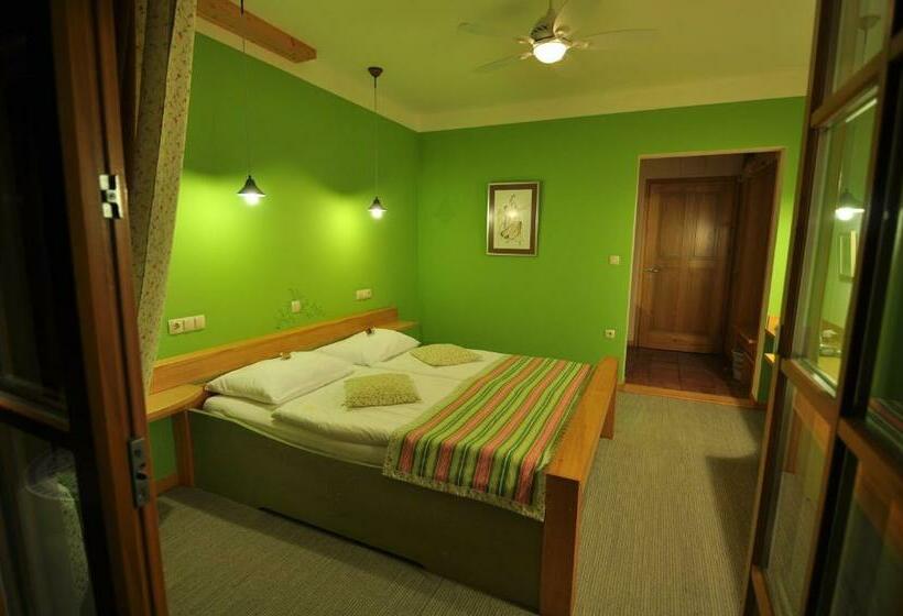 اتاق پرمیوم, Natura Amon