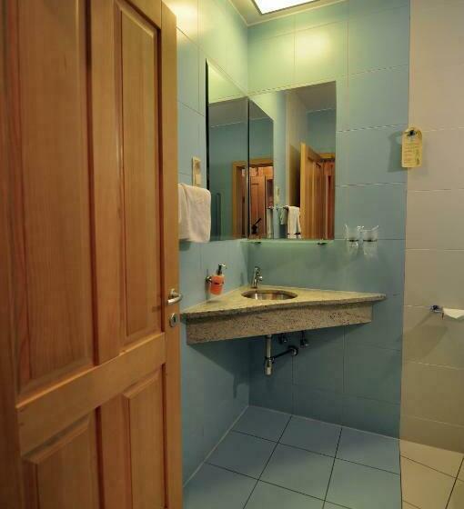 اتاق پرمیوم, Natura Amon