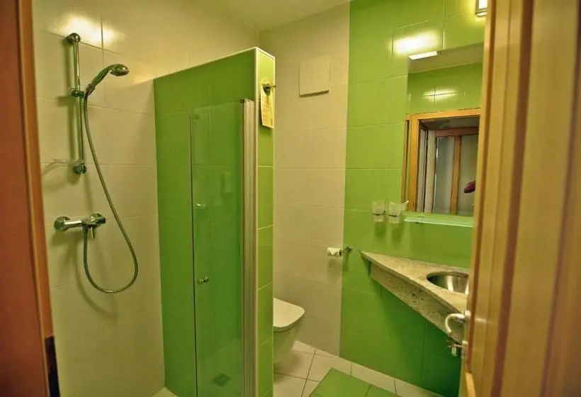 استودیوی استاندارد, Natura Amon