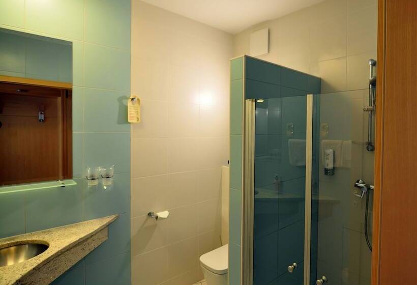 اتاق اکونومی, Natura Amon