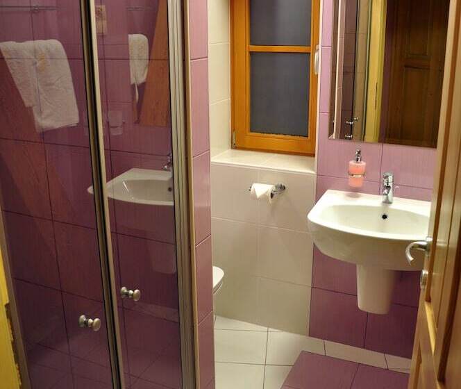 استودیوی استاندارد, Natura Amon