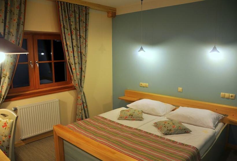 استودیوی استاندارد, Natura Amon