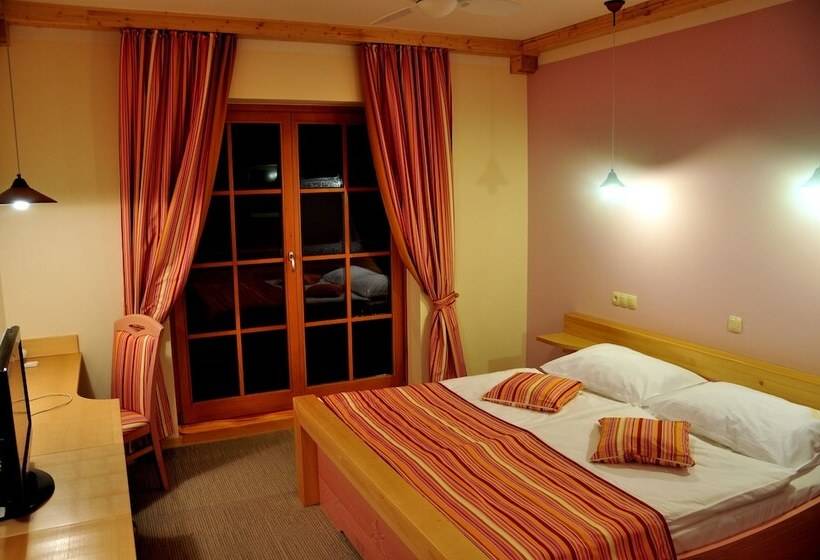 استودیوی استاندارد, Natura Amon