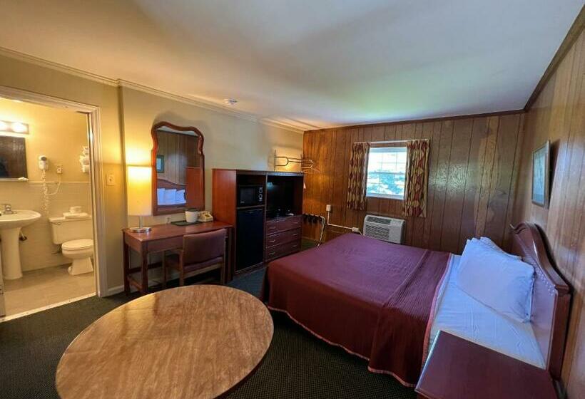 キングサイズベッドのスタンダードルーム, Relax Inn In Natural Bridge
