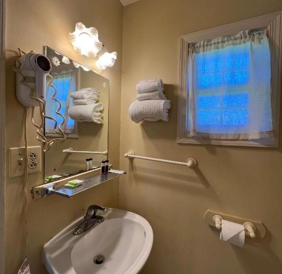 スタンダードルーム, Relax Inn In Natural Bridge