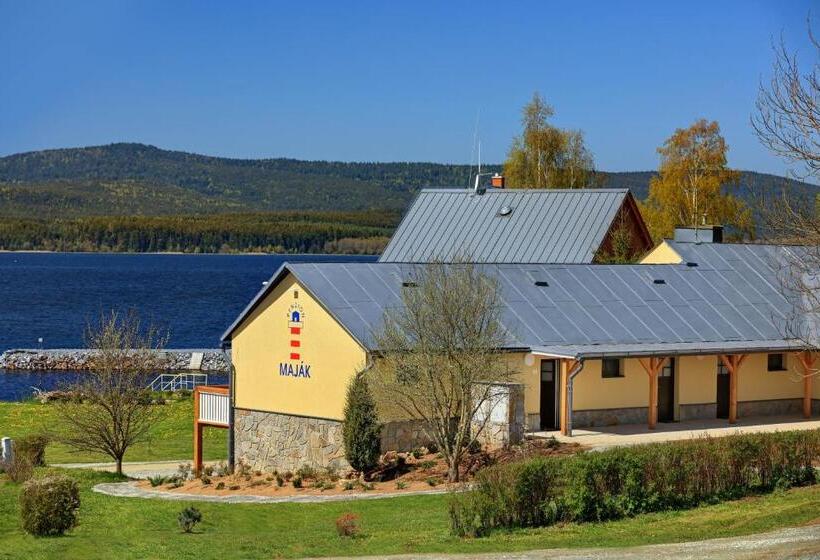 스탠다드 룸 호수 전망, Resort Relax