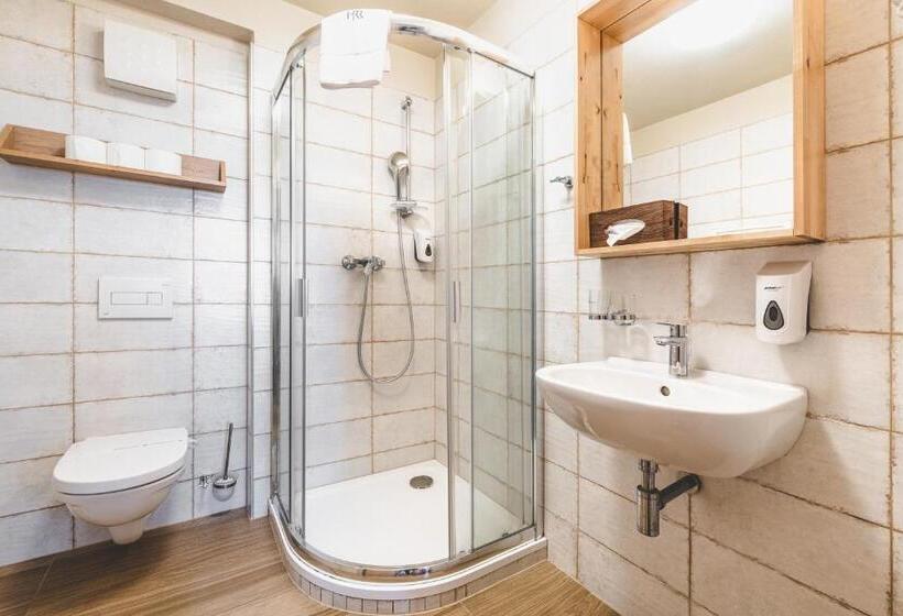 스탠다드 룸 호수 전망, Resort Relax