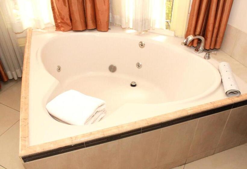 Люкс, Sportsmens Lodge