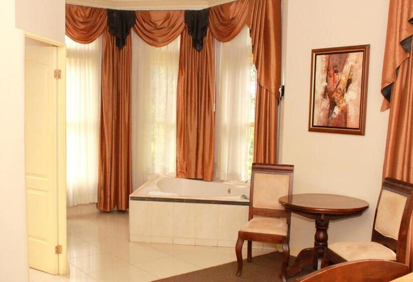 Люкс, Sportsmens Lodge