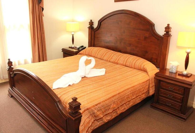 Люкс, Sportsmens Lodge