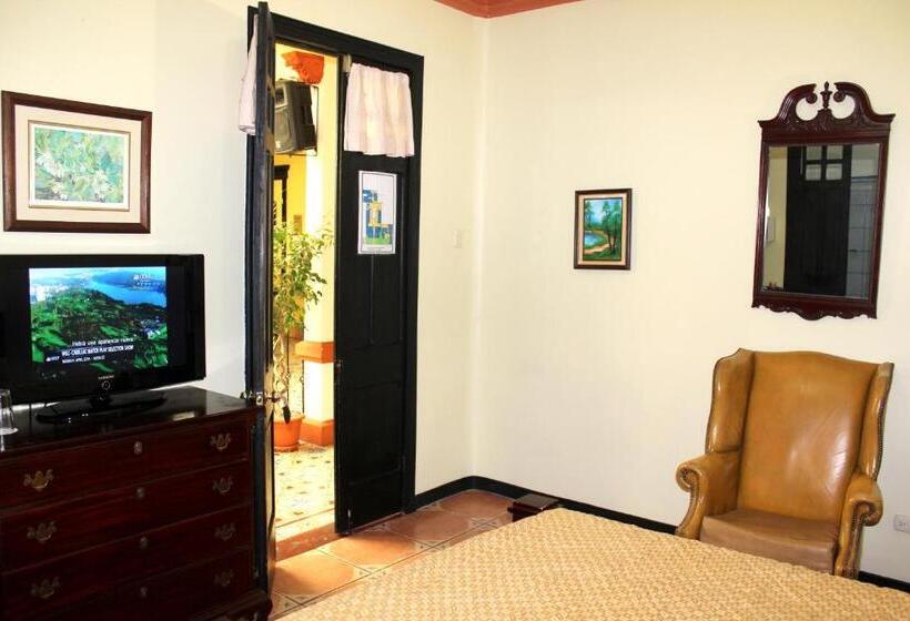 Стандартный Номер Кровать Кинг, Sportsmens Lodge