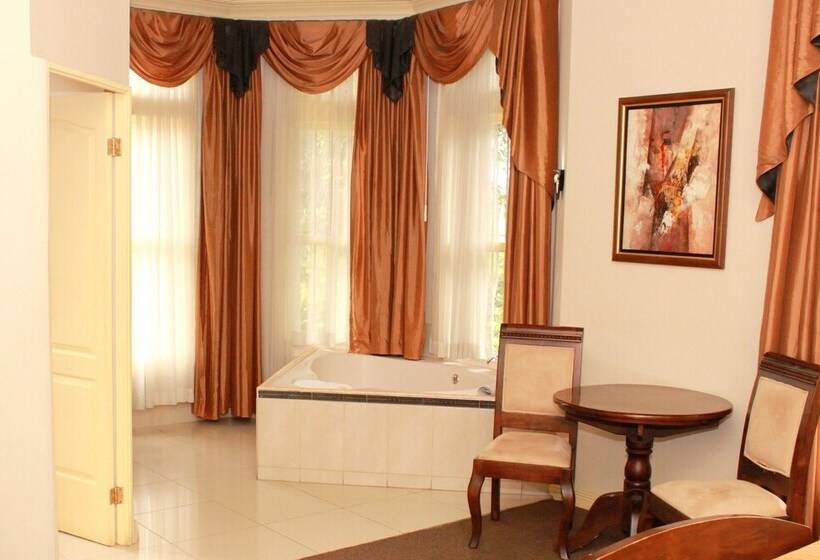 Люкс, Sportsmens Lodge