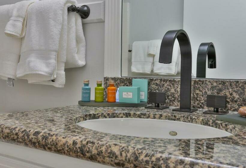 جناح ديلوكس, The Chalet