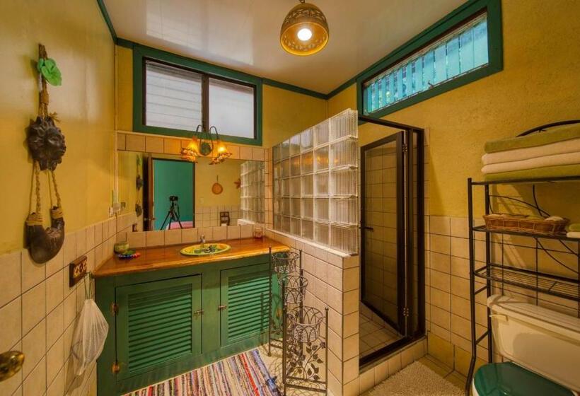 Люкс Повышенной Комфортности, Lucky Bug Bed And Breakfast