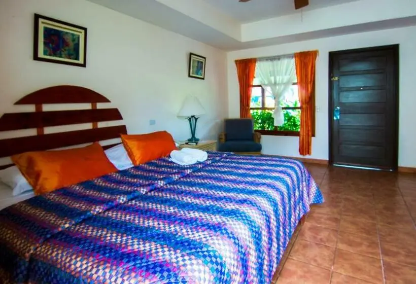 اتاق استاندارد با تخت بزرگ, Beach Break Resort & Cr Surf Camp